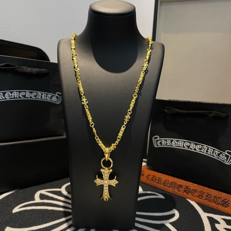 Ch*0me He**ts necklaces